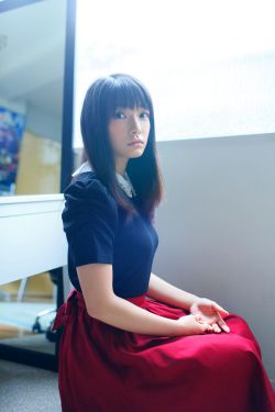 美女脱衣服脱内衣